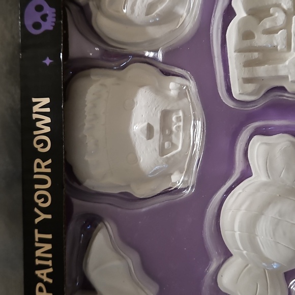 Halloween Paint Your Own Plaster Painting Set Pumpkin Ghost Candy Skeleton Bat - Picture 4 of 9